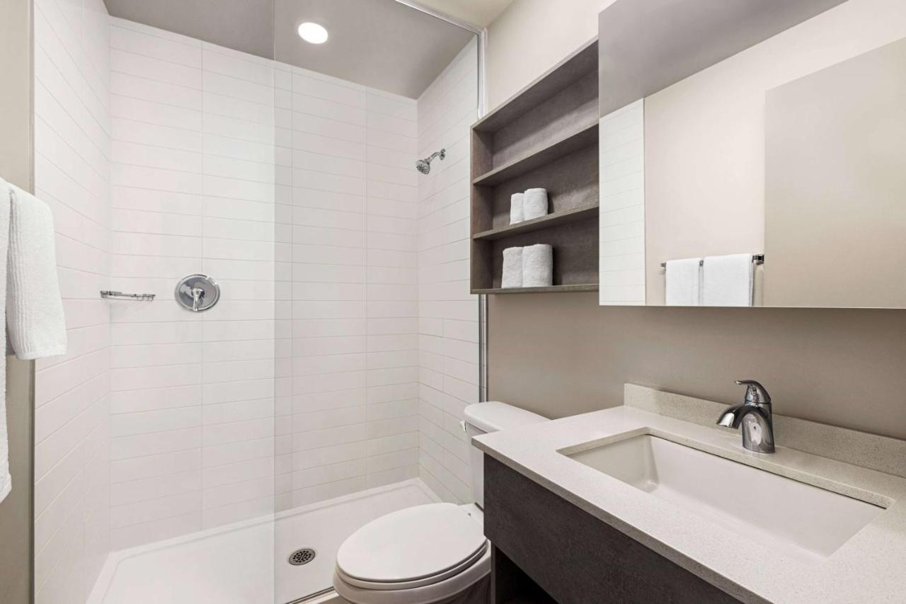 Microtel Inn & Suites By Wyndham Boisbriand Sainte-Thérèse-de-Blainville Eksteriør bilde