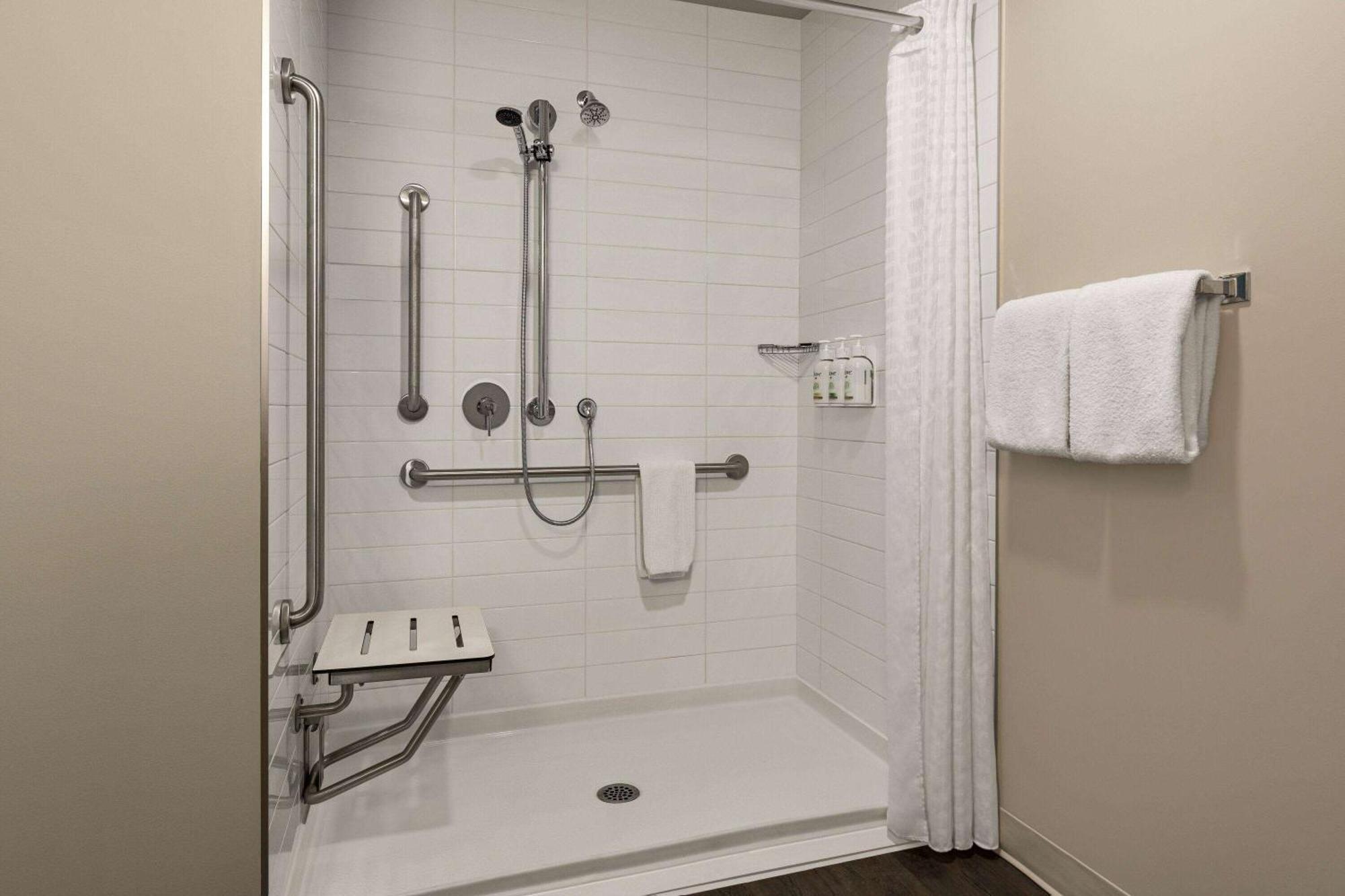 Microtel Inn & Suites By Wyndham Boisbriand Sainte-Thérèse-de-Blainville Eksteriør bilde