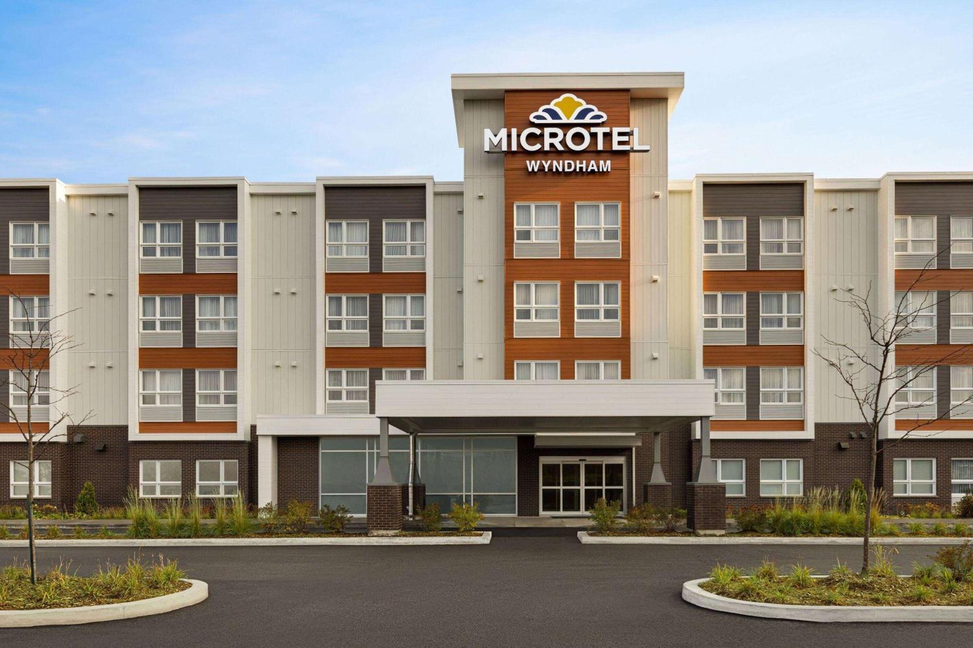 Microtel Inn & Suites By Wyndham Boisbriand Sainte-Thérèse-de-Blainville Eksteriør bilde