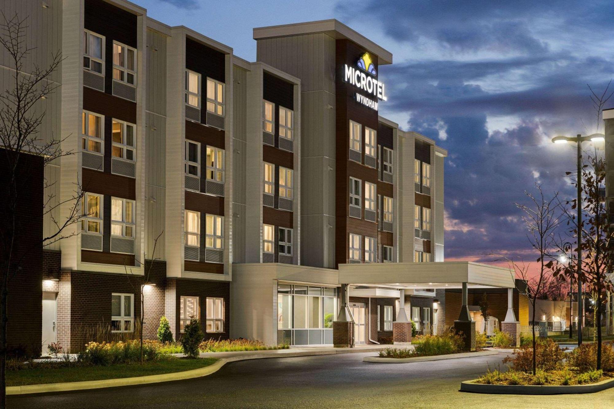 Microtel Inn & Suites By Wyndham Boisbriand Sainte-Thérèse-de-Blainville Eksteriør bilde