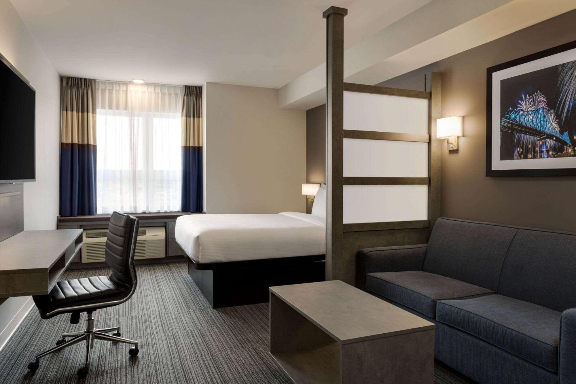 Microtel Inn & Suites By Wyndham Boisbriand Sainte-Thérèse-de-Blainville Eksteriør bilde