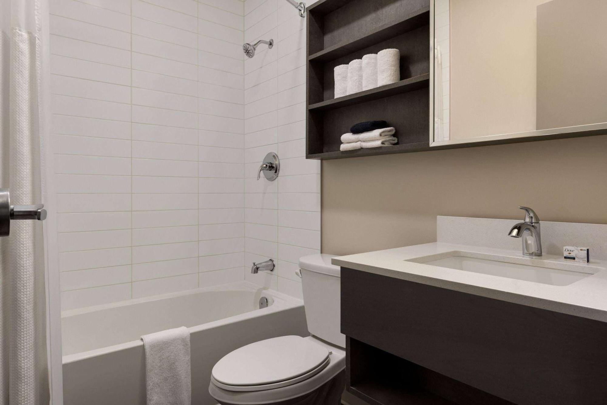 Microtel Inn & Suites By Wyndham Boisbriand Sainte-Thérèse-de-Blainville Eksteriør bilde