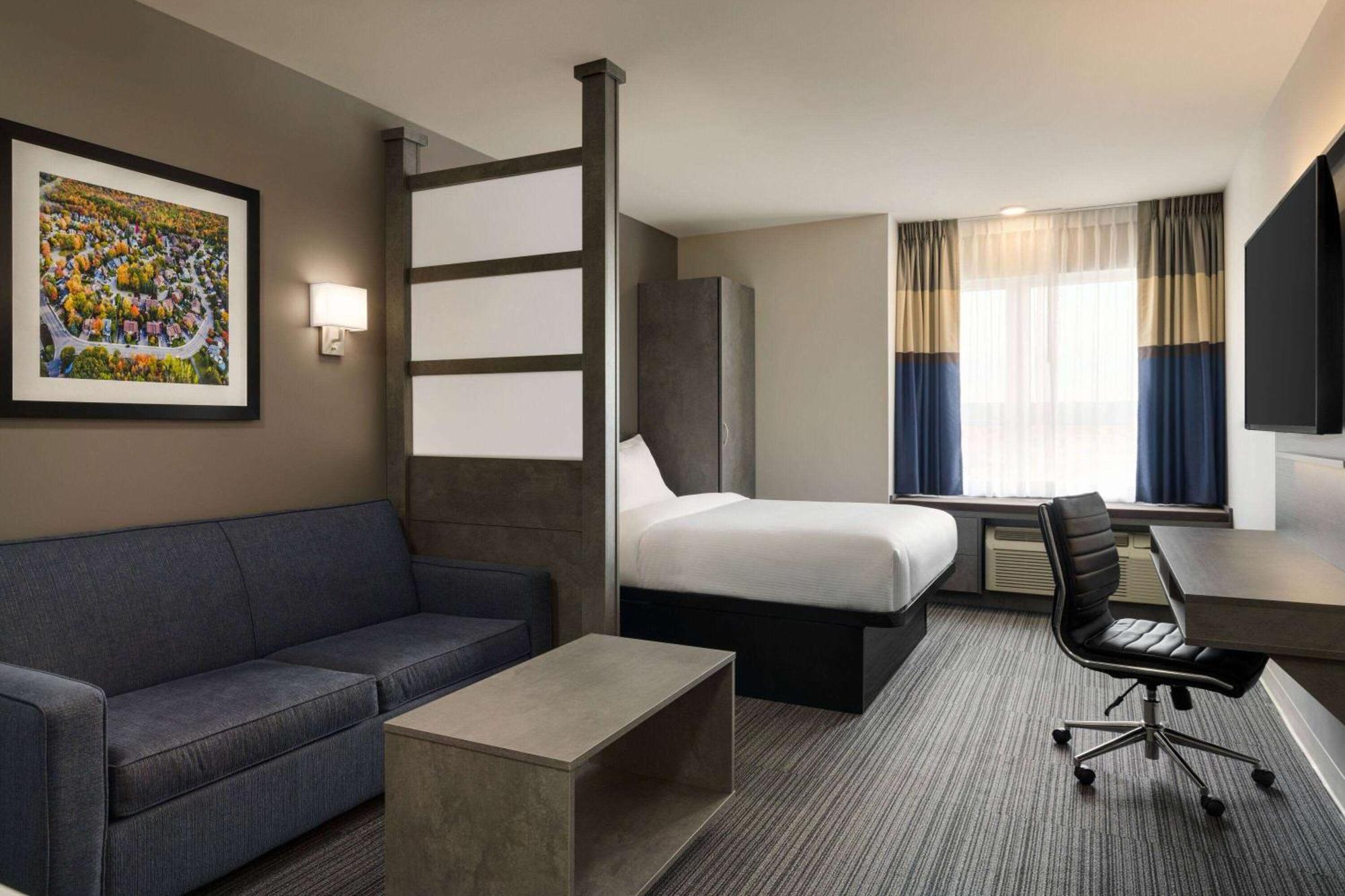 Microtel Inn & Suites By Wyndham Boisbriand Sainte-Thérèse-de-Blainville Eksteriør bilde