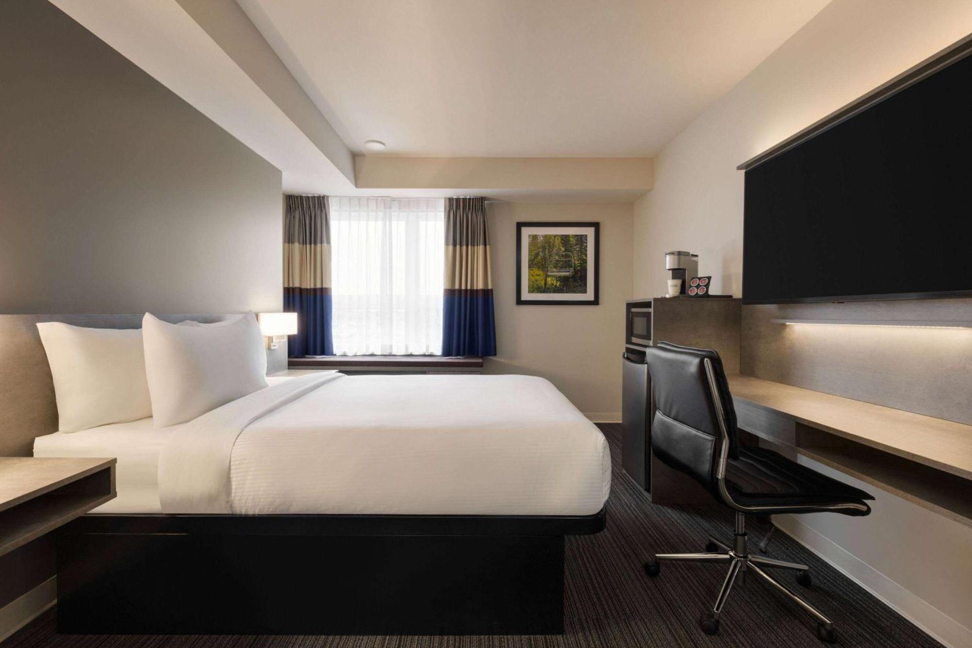 Microtel Inn & Suites By Wyndham Boisbriand Sainte-Thérèse-de-Blainville Eksteriør bilde