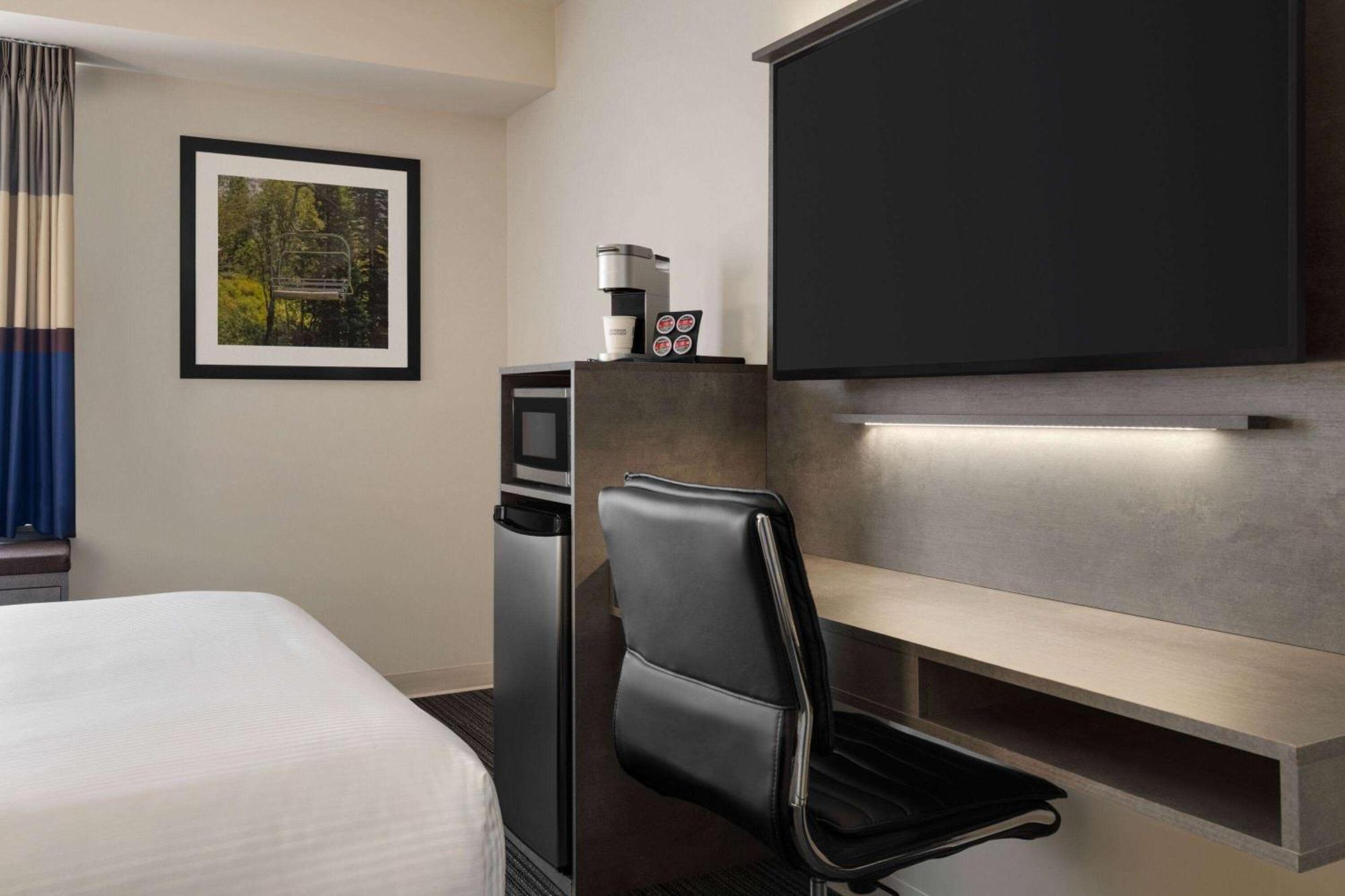 Microtel Inn & Suites By Wyndham Boisbriand Sainte-Thérèse-de-Blainville Eksteriør bilde